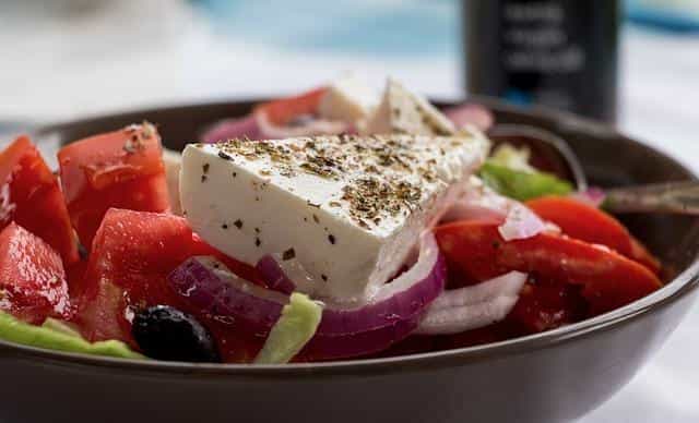 Insalata greca - Vacanze a vela in grecia e sapori tradizionali